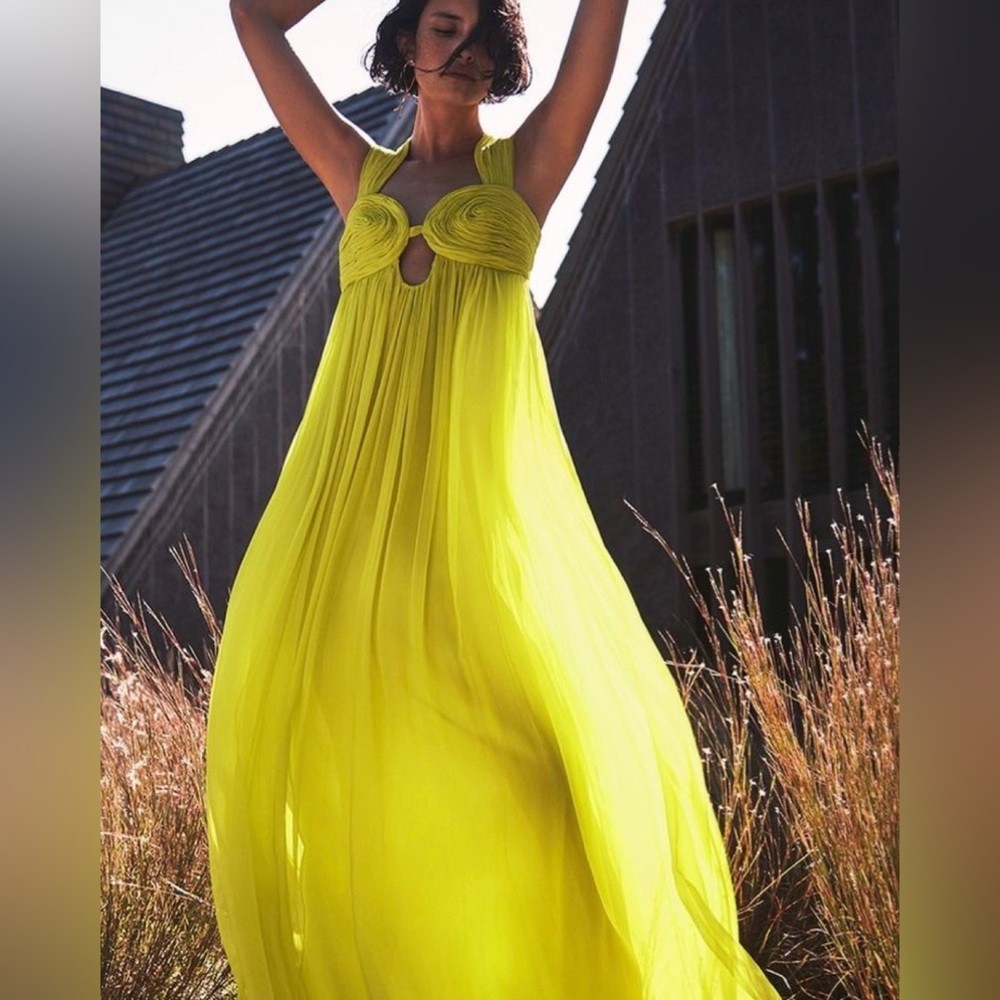 Alexis | Bosnia Dress — Cider (Chartreuse) - Picture 3 of 8